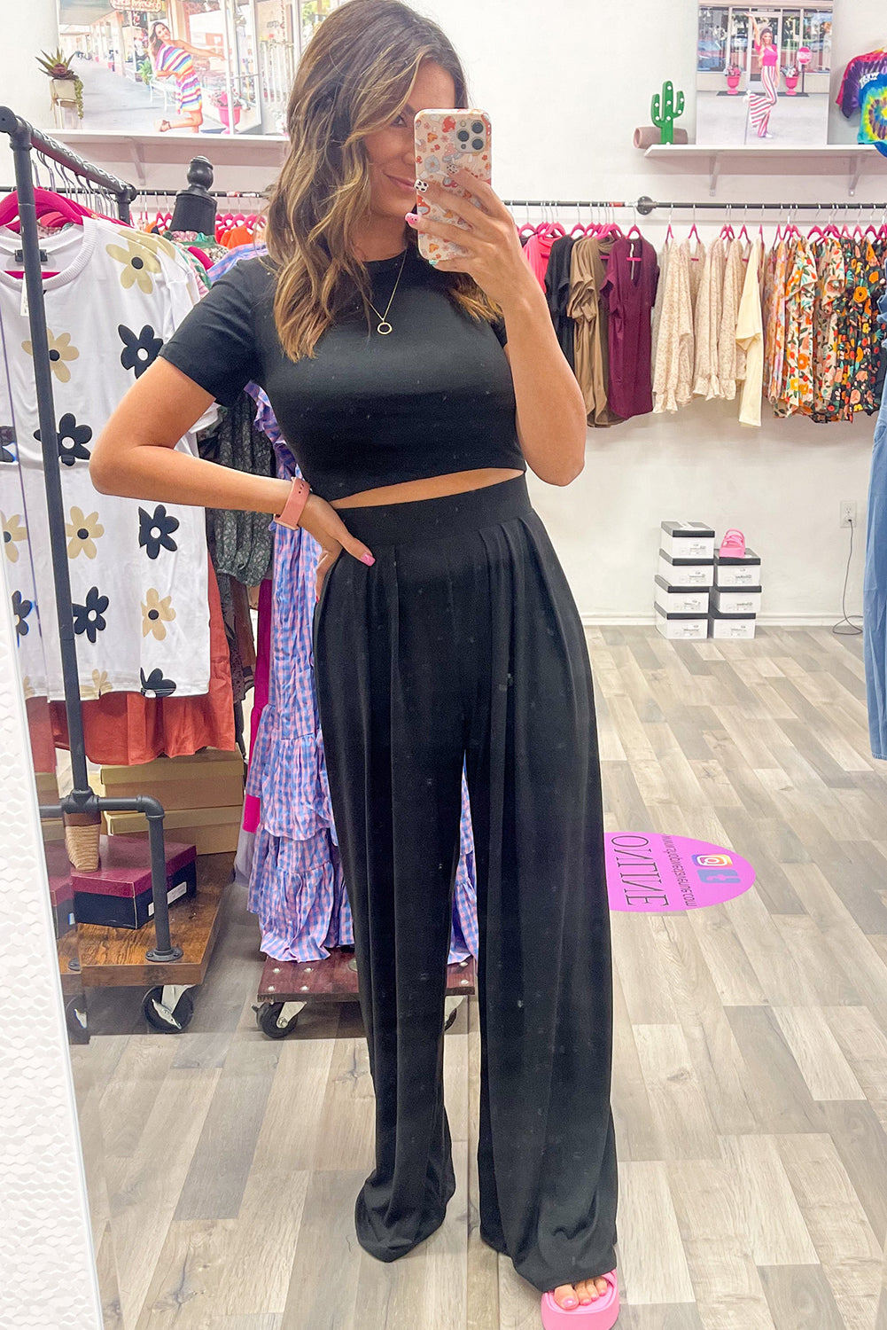 Slim Fit Crop Top And Wide Leg Pants Set